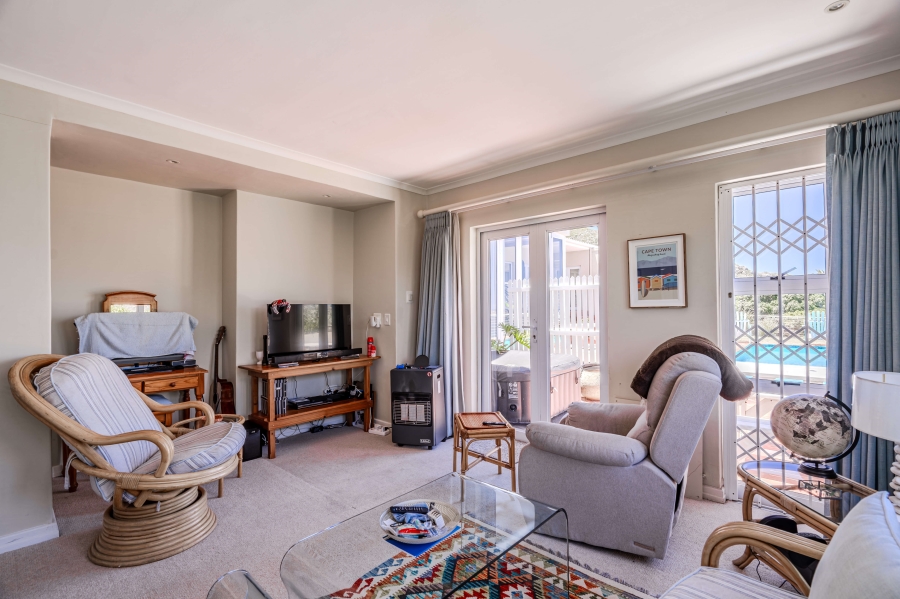 4 Bedroom Property for Sale in Glencairn Heights Western Cape